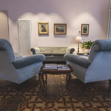 3 * Chiavari
